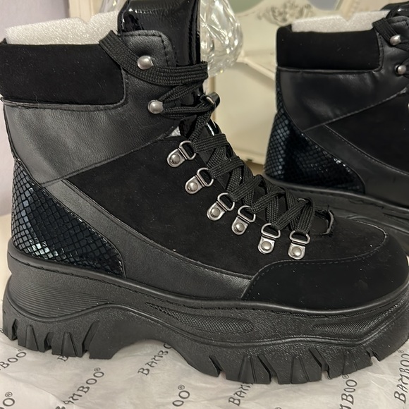 Woman’s Bamboo boots - Picture 2 of 10